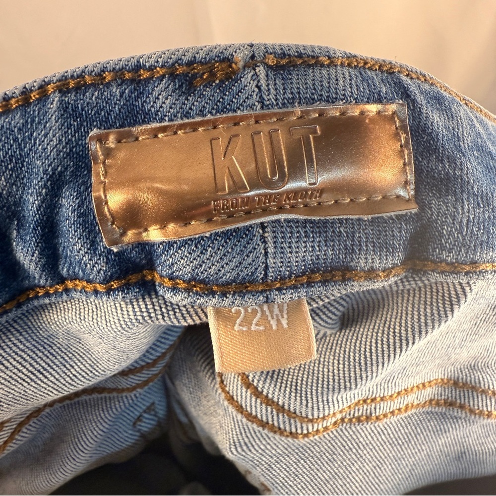 Kut from the Kloth NAOMI Fab Ab Crop Straight Leg Jeans, size 22, Denim - Picture 2 of 13